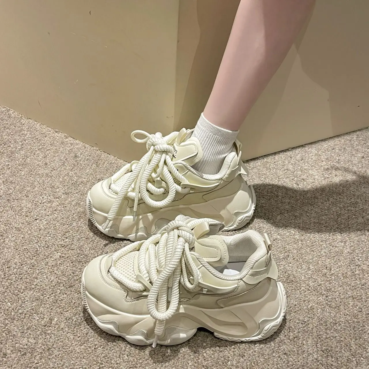 

2026 Spring Hot Sale New Women Girls White Sneakers Casual Skate Shoes Trendy Platform Flats