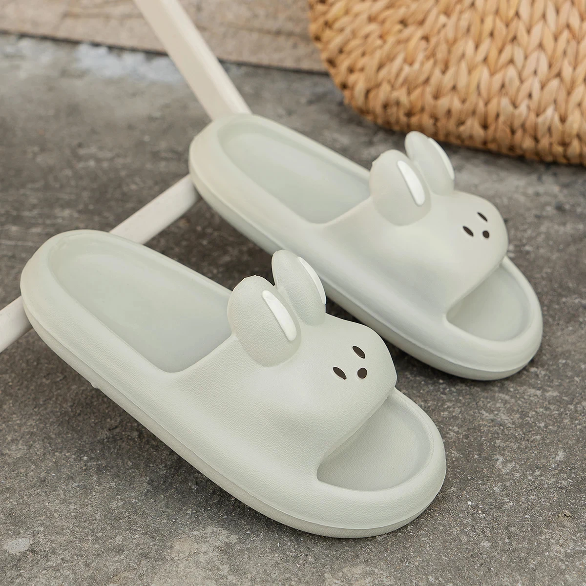 

Men Women Cute Rabbit Styling Soft Sole Cloud Slippers Thick Platform Indoor Beach Sandals Summer EVA Non Slip Flip Flops