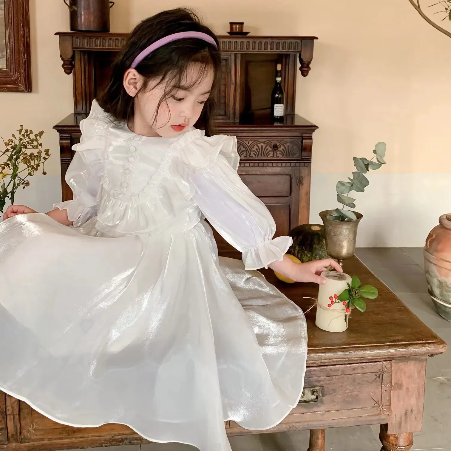 

1166D Girl Dress Spring 2025 New Bright Satin Silk Dress Wooden Ear Design Korean Baby Girl Princess White Dress