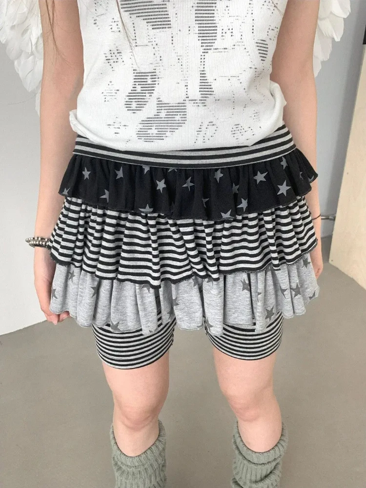 Jupe tricotée gâteau à trois couches avec rayures étoiles et jupe pantalon élastique doux pour éviter l'exposition
