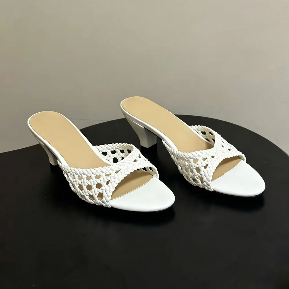 Sandalias de tacón de cuña con tiras cruzadas tejidas de alta calidad para mujer 2026, sandalias deslizantes sin cordones para verano, pantuflas de vestir para exteriores