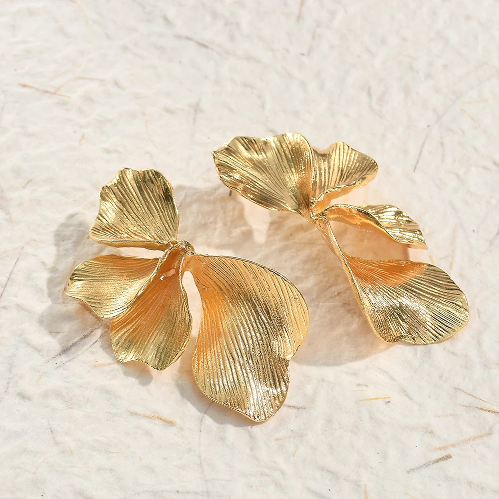 Vintage Big Gold Color Leaves Shaped Earring  Jewelry For Women Girls Pendant Earrings Accessories