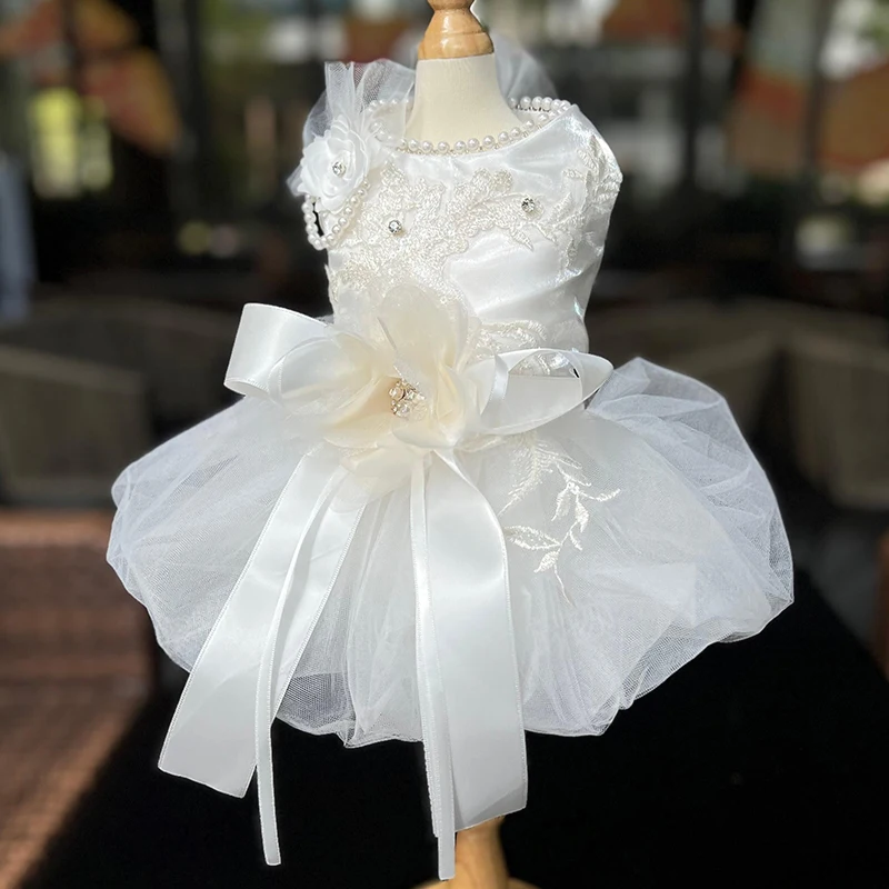 

Luxury Pearl Embroidery White Dress Pet Dog Clothes for Small Medium Dogs Fashion Handmade Puppy Photography Skirt