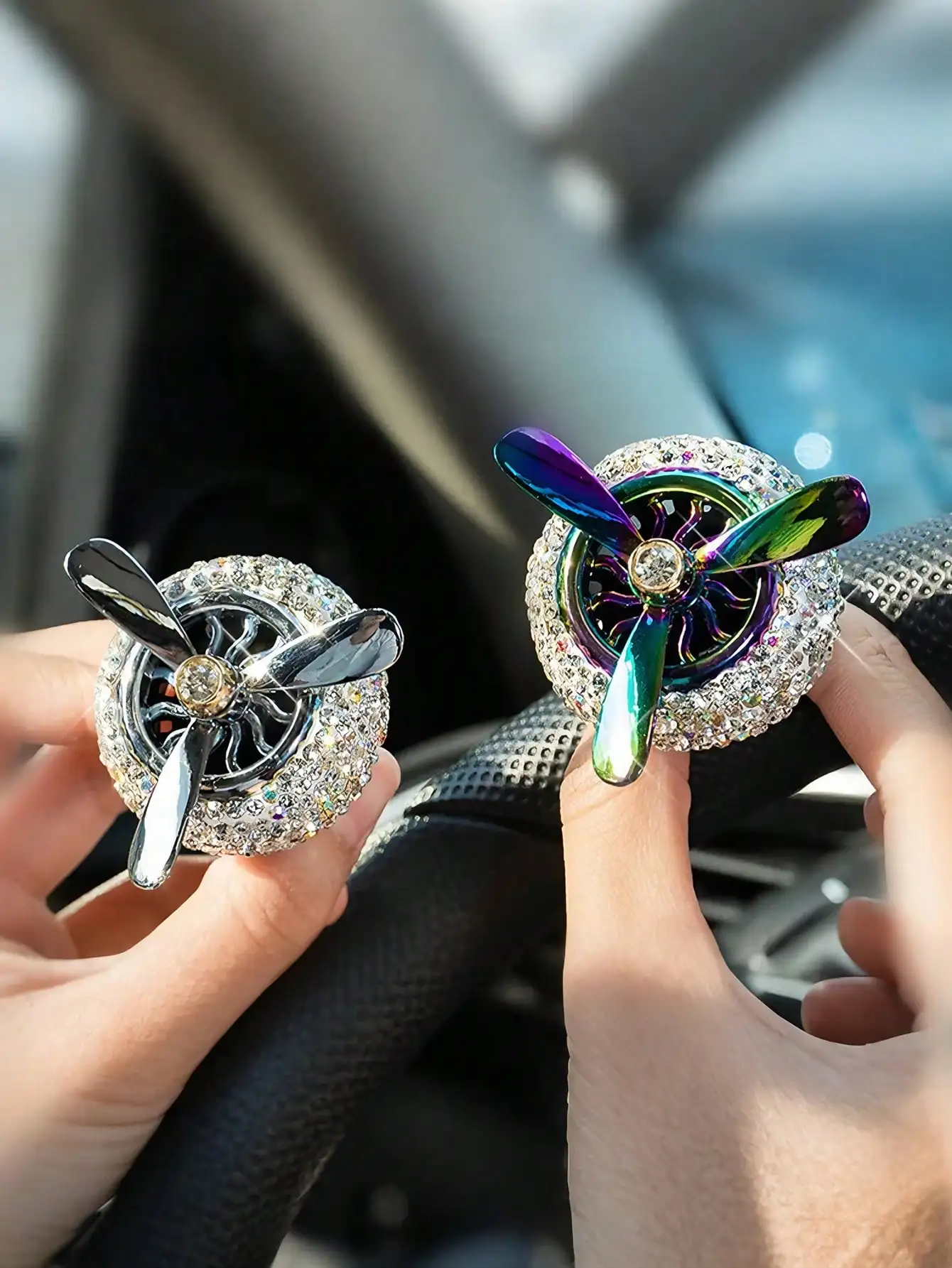 1 peça de decoração de strass de luxo com ventilador giratório para ambientador de carro – uma escolha ideal para motoristas femininas e decoração de interiores de automóveis.