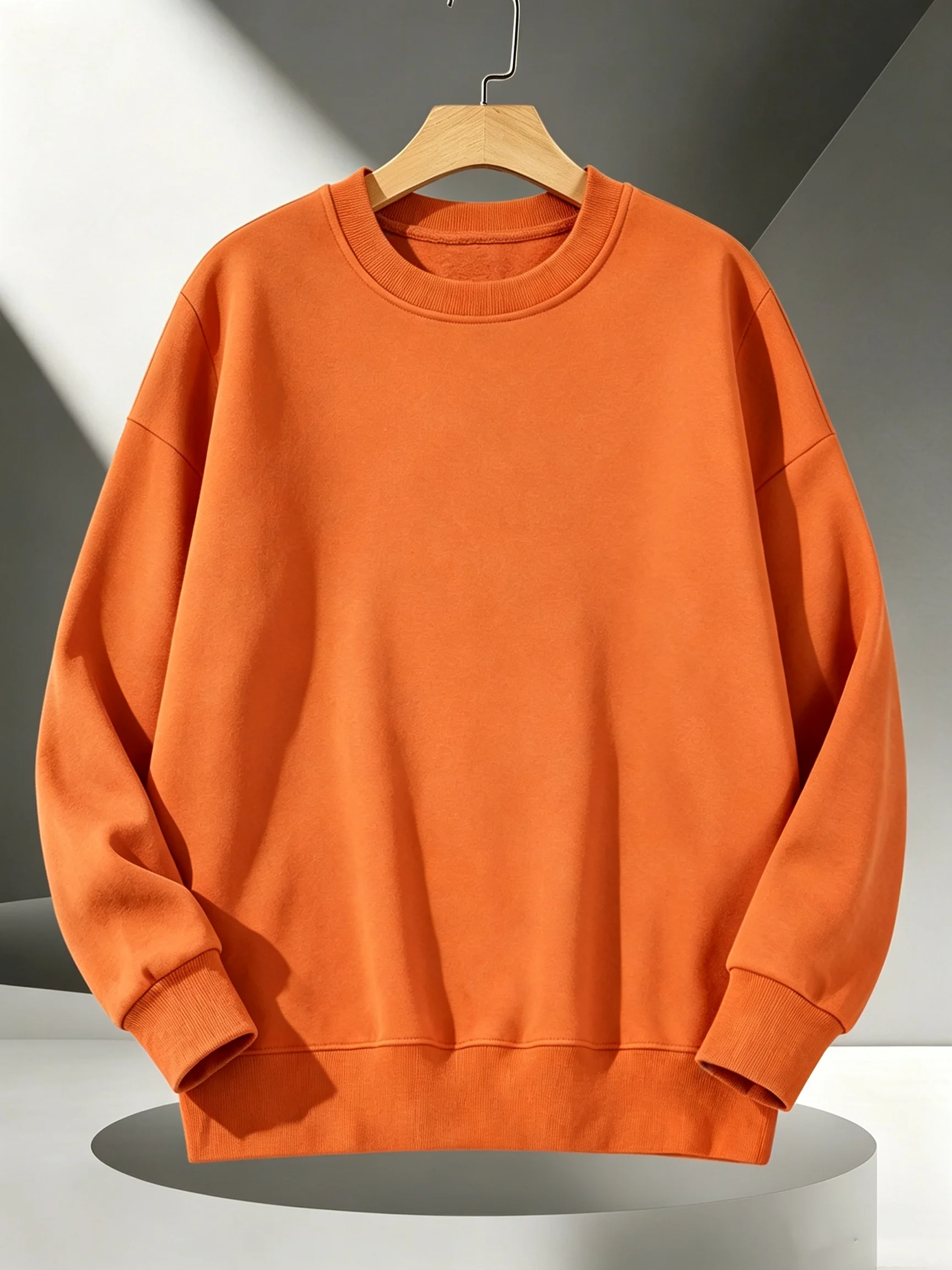 Koreanisches Oversize-Sweatshirt in Unifarbe für Damen, Streetwear, Rundhalsausschnitt, Y2K-Stil, Fleece-Pullover, lässige Herbstkleidung für Damen zum Joggen. – Detail 13