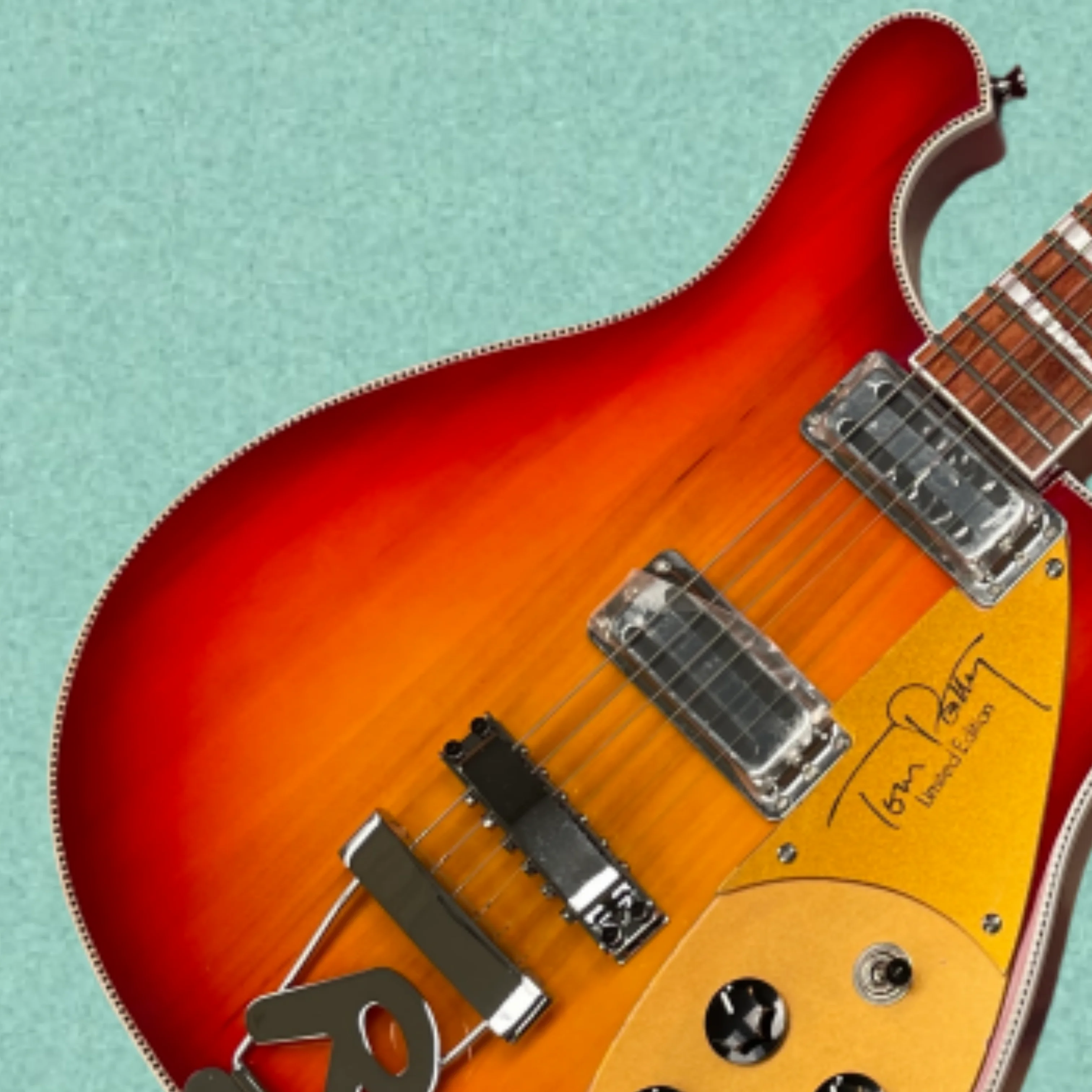 Classic 6-string electric guitar,signature pickguard,comfortable rosewood fingerboard guitars,for stage performances guitarra