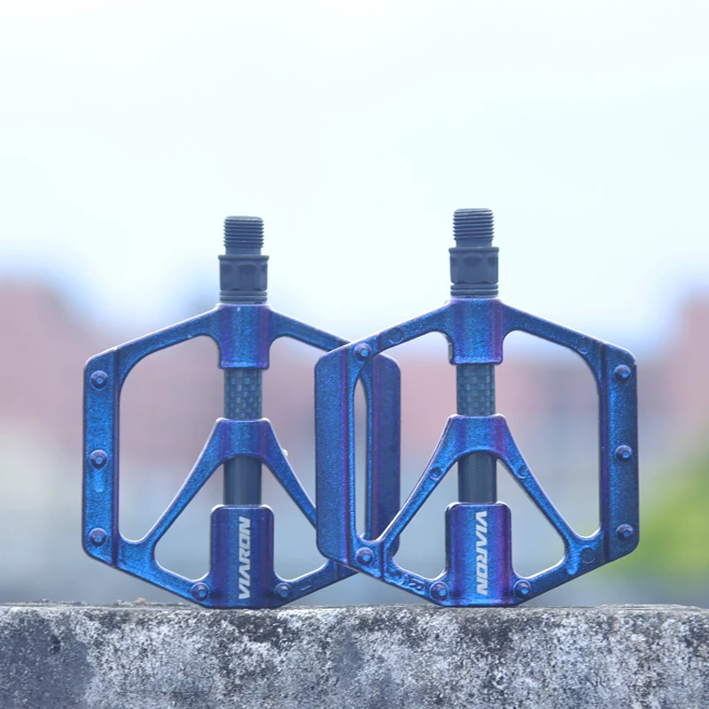 Double Bearings Bike Pedals Carbon Fiber Texture Anti-slip MTB Footboard with 14 Nail Bicycle Aluminum Pedal Bike Accessories