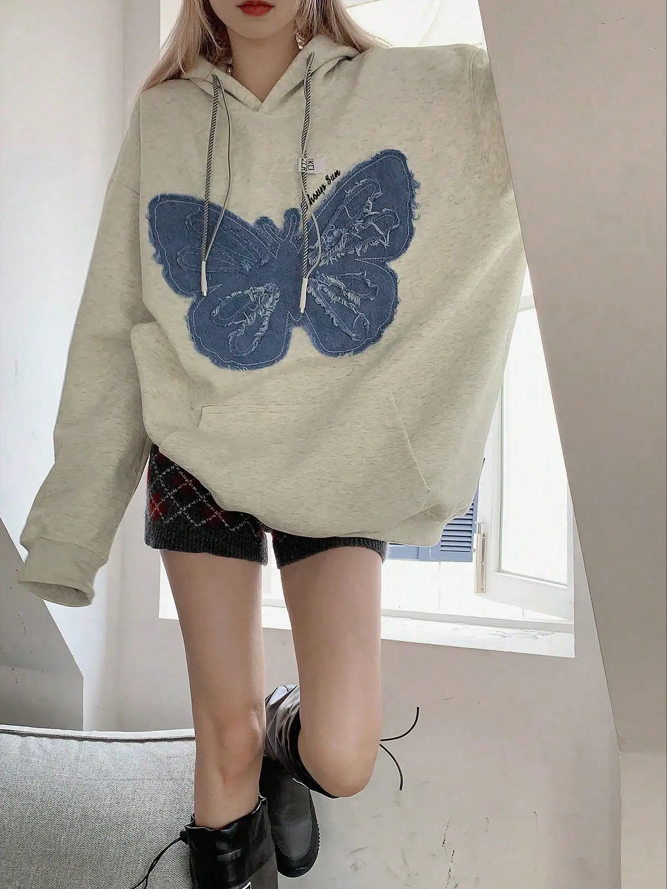 2024Chic Autumn and Winter Casual Embroidered Letters Butterfly Patch Drawstring Hooded Loose Sweatshirt