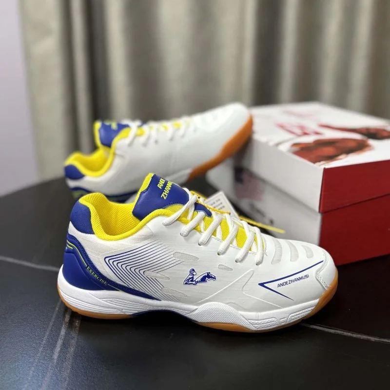 

2026 New Trend Badminton Shoes For Man Woman Court Indoor Shoe Comfortable Indoor Court Shoes Couples Leisure Sport Shoe