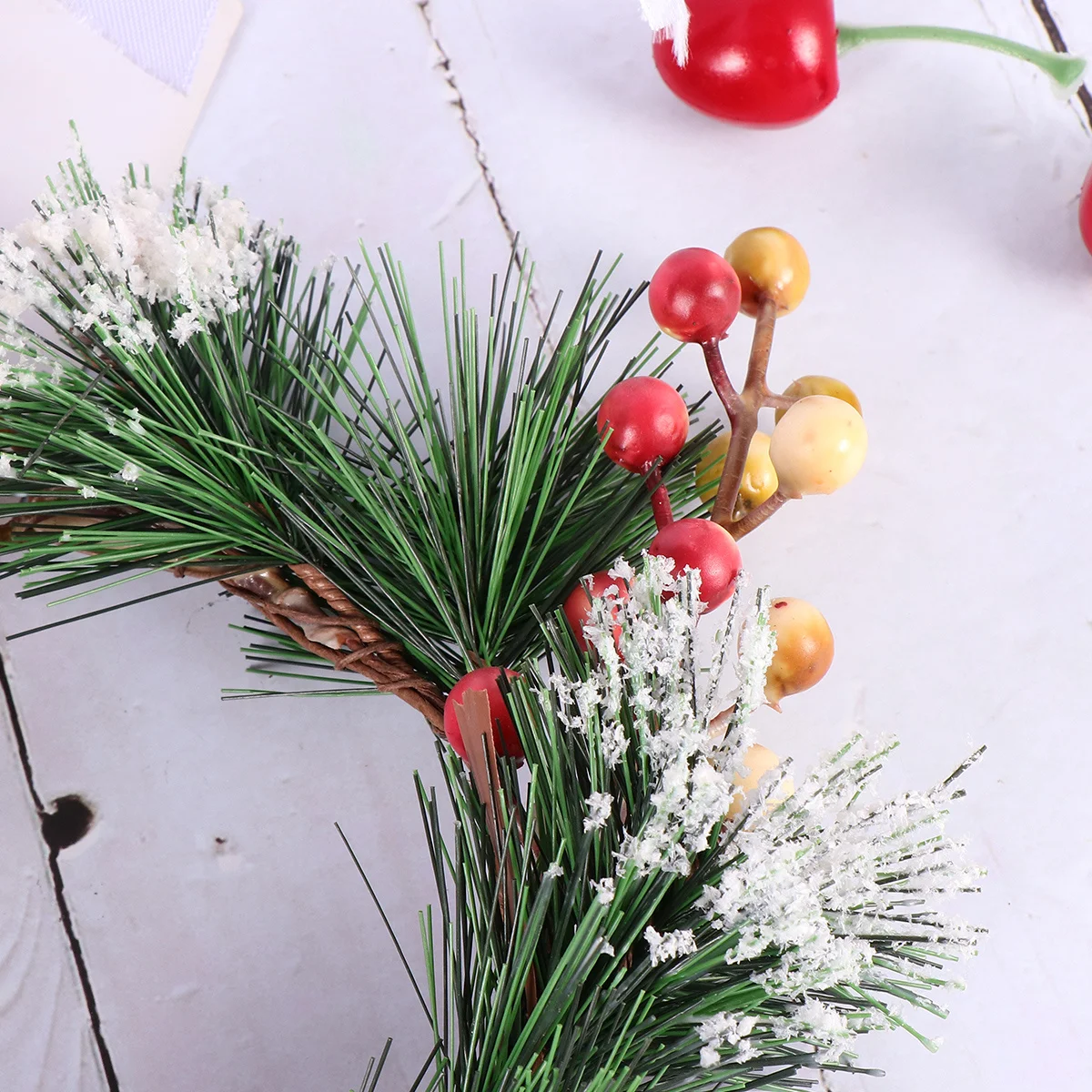 

Christmas Decorations Outdoor Artificial Floral Hoop Wreath Berry Wreaths Hand-made Garland for Front Green Decorating