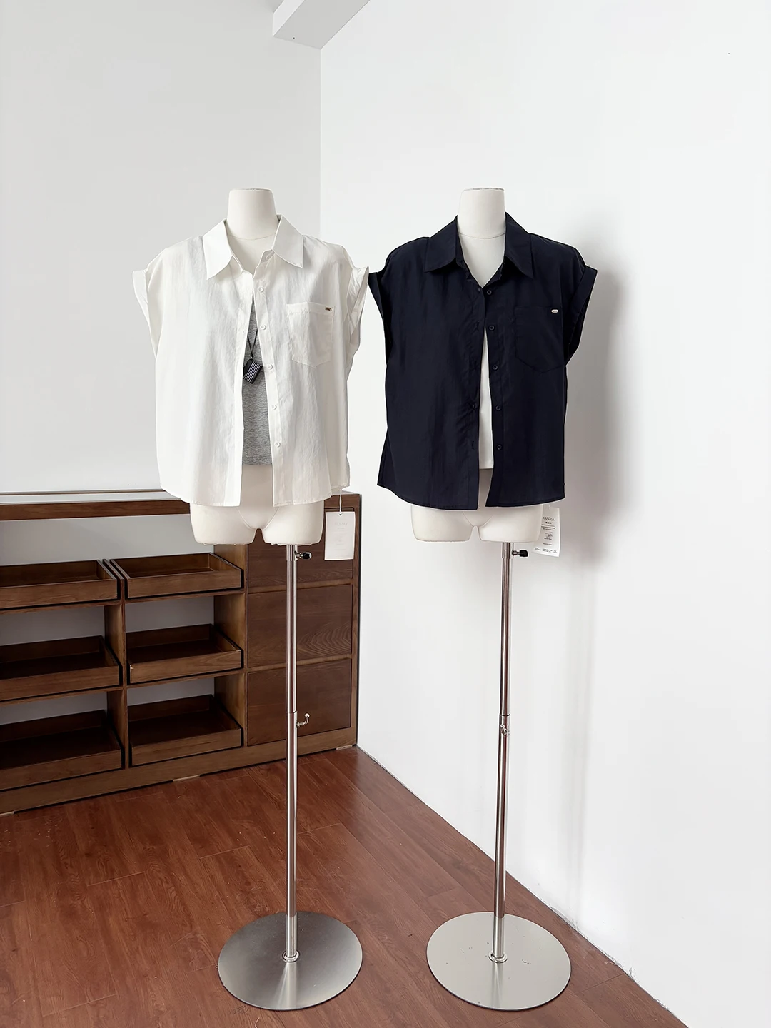 

Elegant Simple Commuter Shirt Casual Cuffed Collar Women's Color Versatile Vest Two-Piece Set Summer 2026 Polyester Fib...