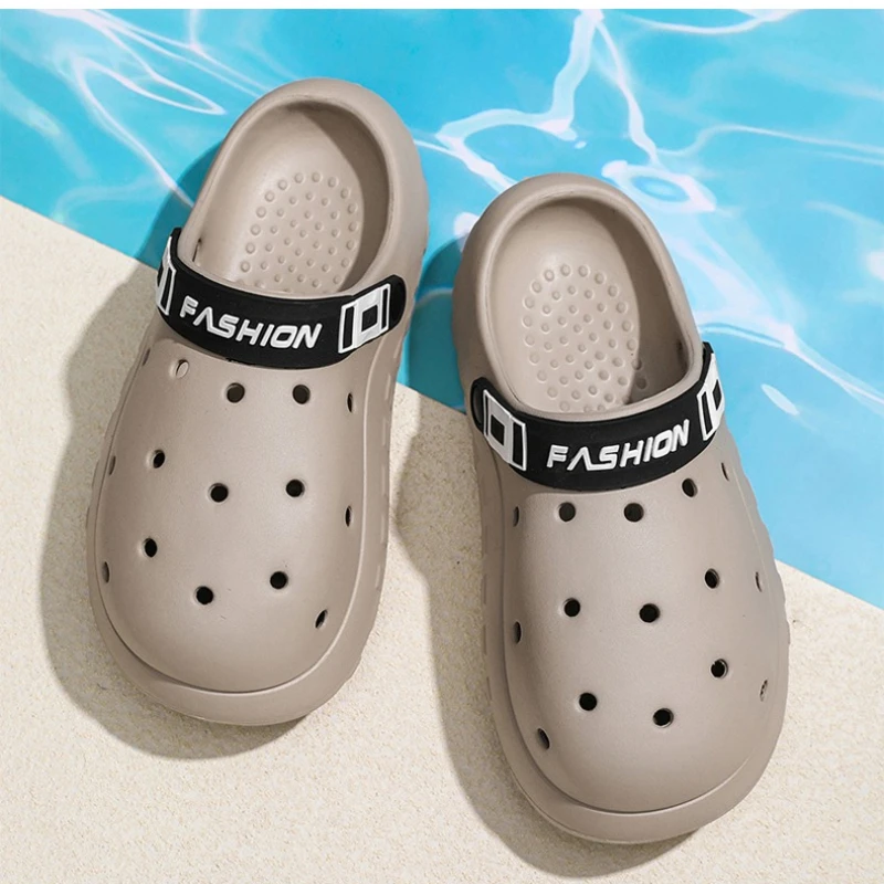 

Summer New Large-sized Color-blocked Men's Headpiece Perforated Breathable and Soft EVA Casual Beach Lightweight Sandals