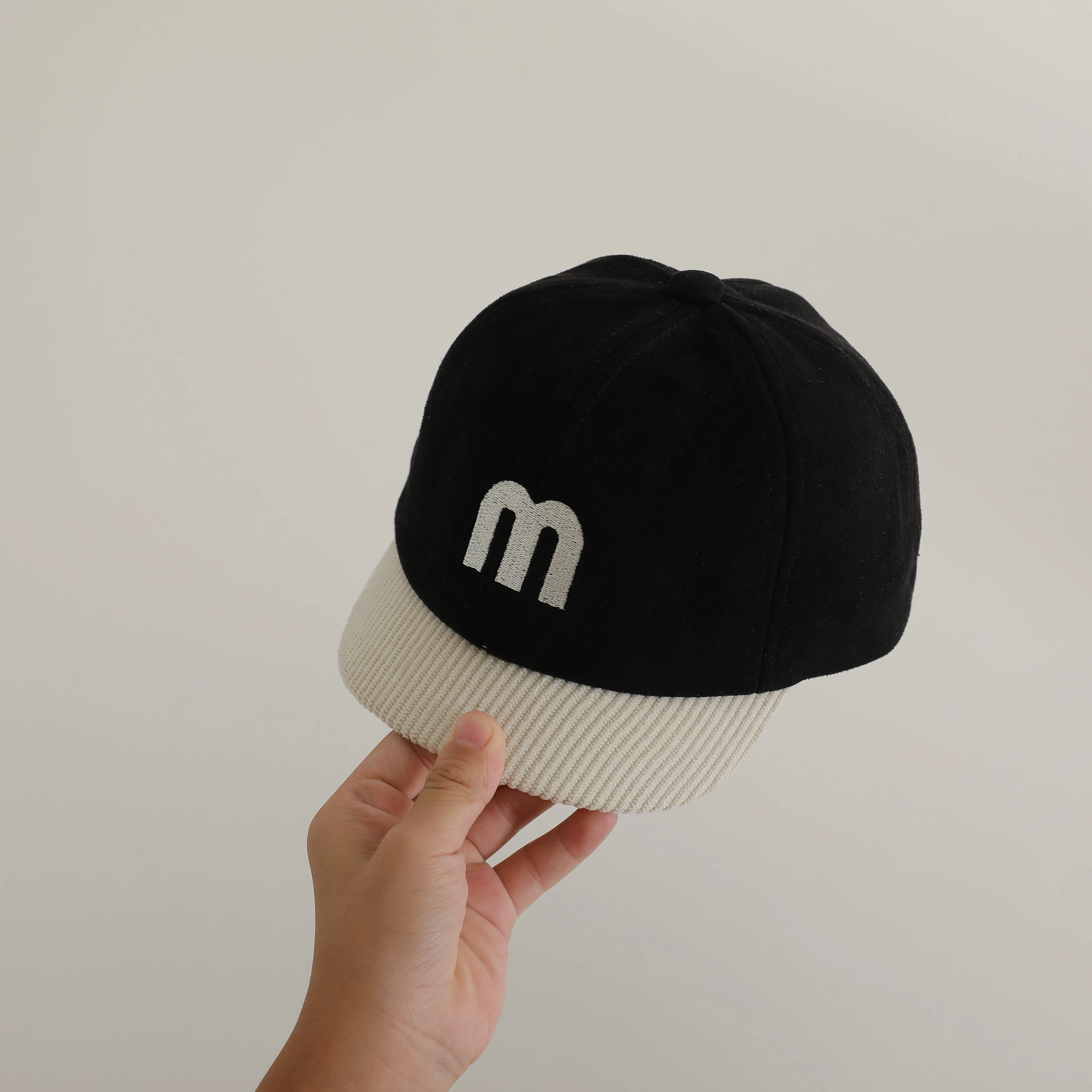 Fashion Kids Short Brim Baseball Cap Korean M-letter Children Peaked Caps Solid Color Baby Duck Tongue Hat Boys Girls Sun Visors