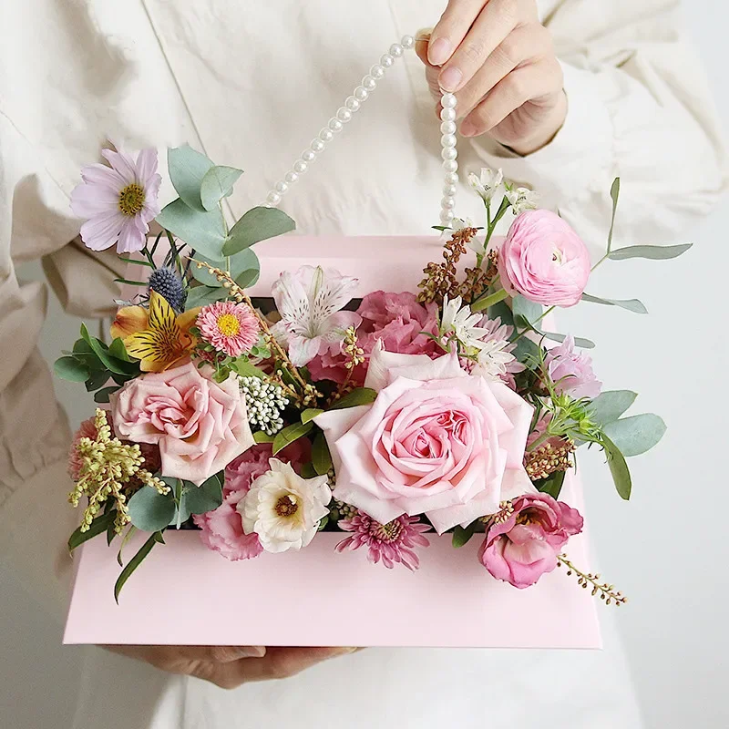 

Pearl Chain Jacquard Box Heart-shaped Flower Arrangement with Windows Gift Box Flower Shop Bouquet Ladder-shaped Packaging Box