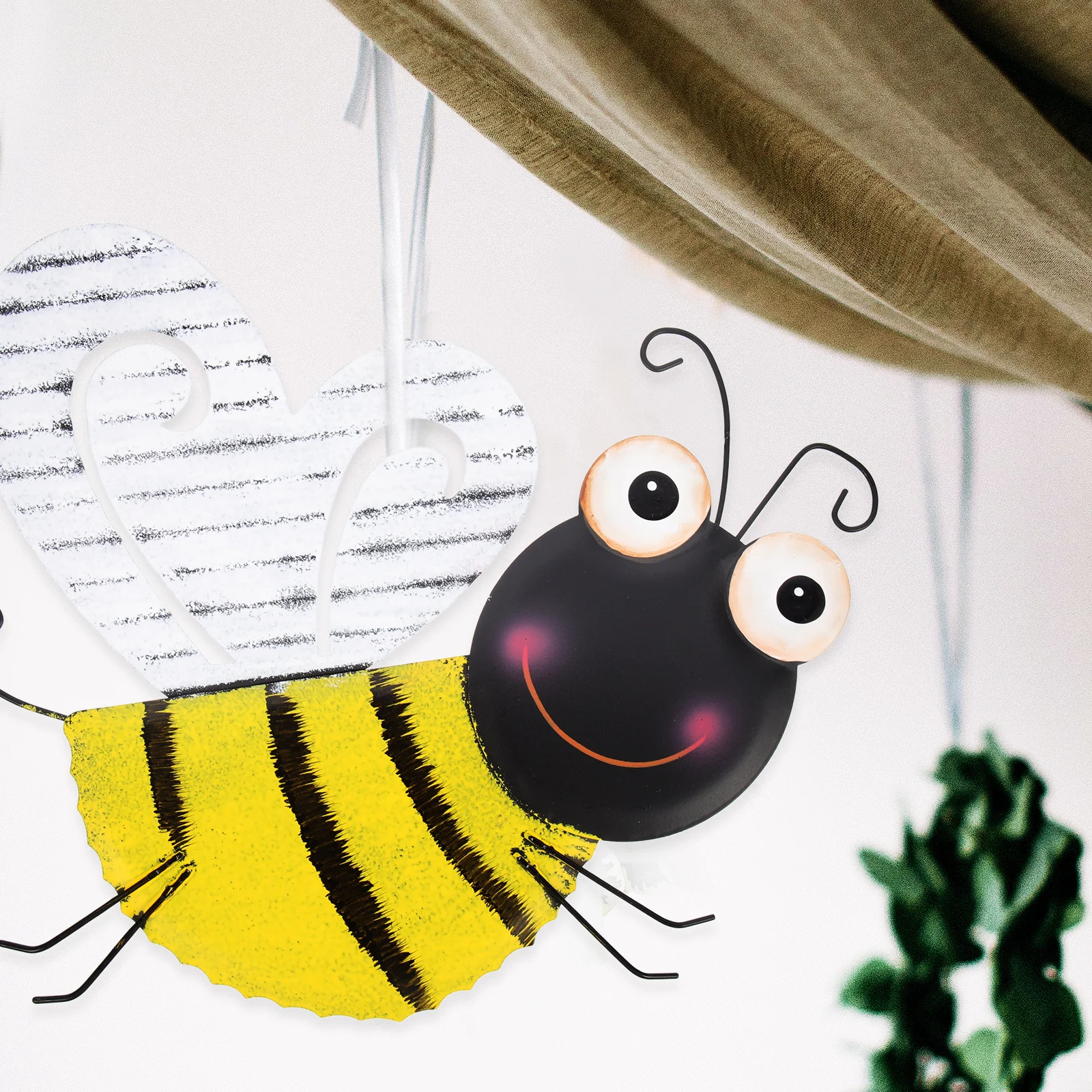 

Bee Decor Wrought Iron Metal Art For Living Room Kitchen Bathroom Yellow Wall Sculptures Home Decor Metal Wall Art