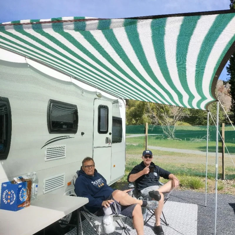 

Эта садовая солнцезащитная сетка изготовлена из полиэтиленовой профессиональной ткани высокой плотности. Конструкция из плотной ткани может эффективно блокирует свет.