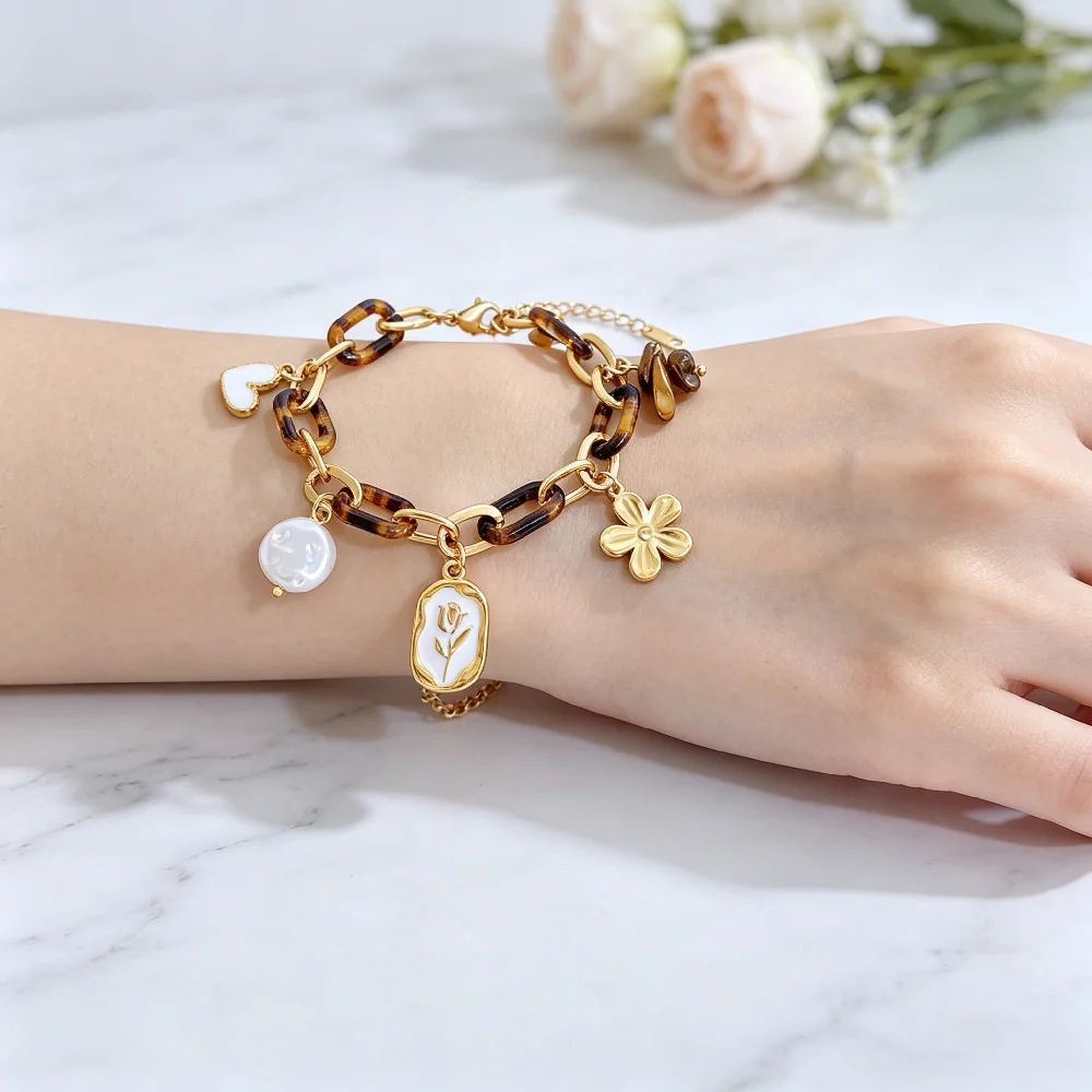 Greatera Marken-Armband für Damen aus Edelstahl im Büroklammer-Stil, zierliche Anhänger-Handkette, Party-Klassiker, wasserdichter Schmuck – Detail 3