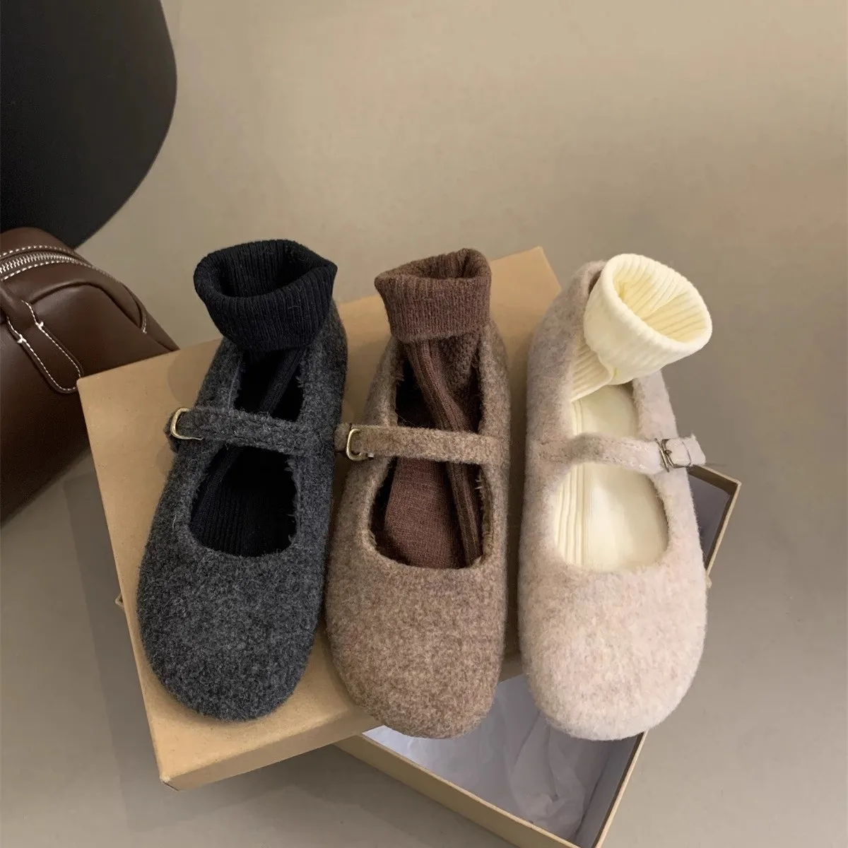 Zapatillas de Ballet elegantes con punta cuadrada para mujer, zapatos Mary Jane de lana cálidos para invierno, mocasines de felpa de diseño de marca para mujer 40