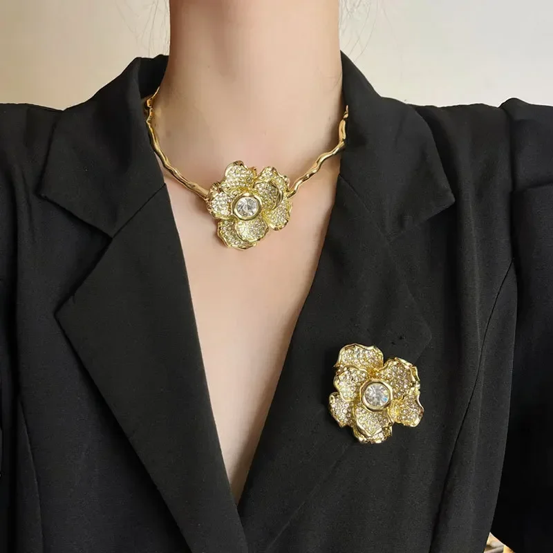 

Light luxury niche flowers like brocade heavy industry full diamond flower collar women's model