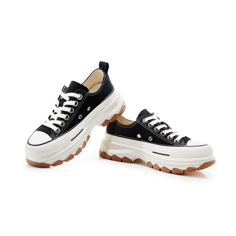 

athletic breathable Thick soled raised canvas shoes for women 2025 new versatile flat white shoes students
