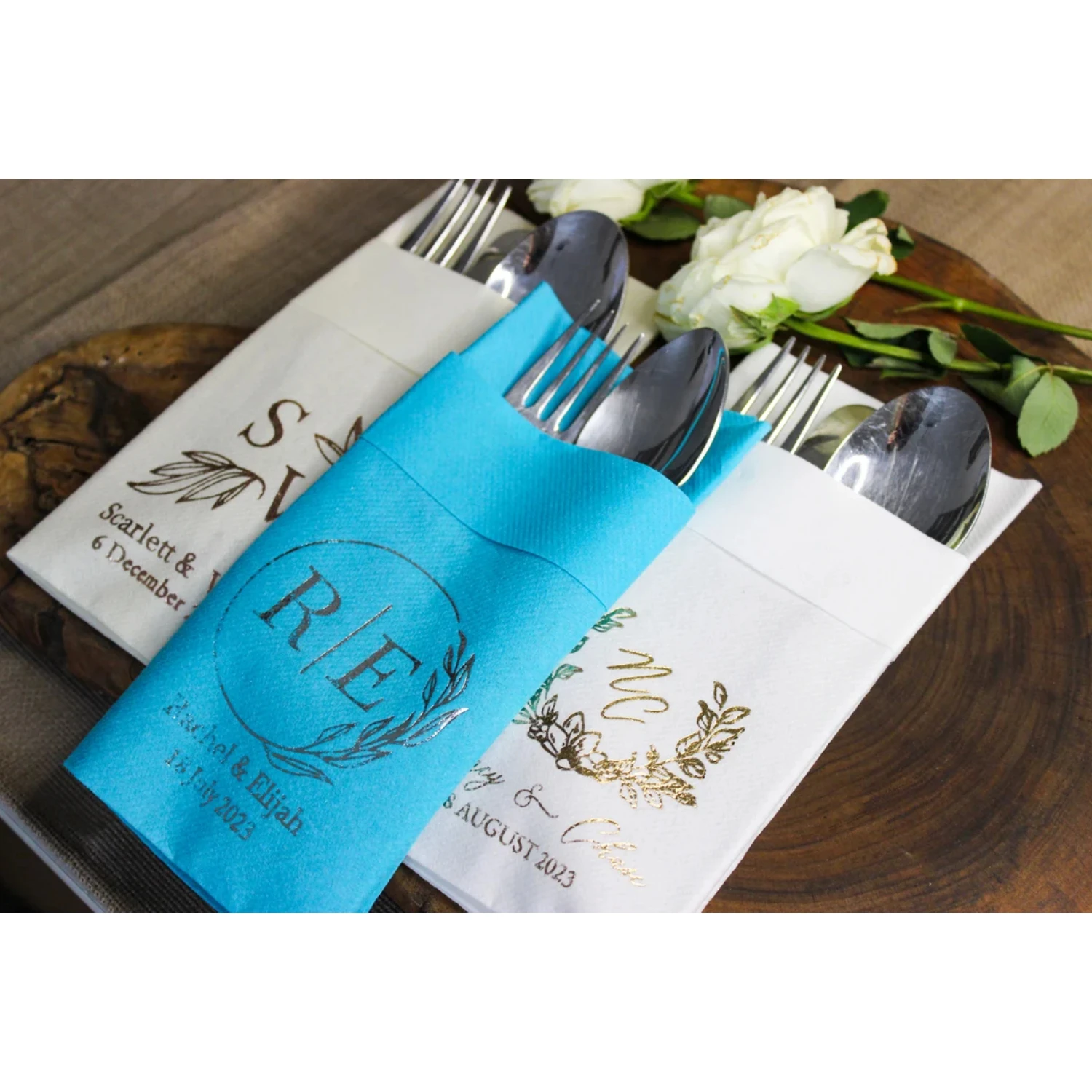 

100 шт. мягких одноразовых салфеток под лен с золотым тиснением для свадебного ужина, персонализированные