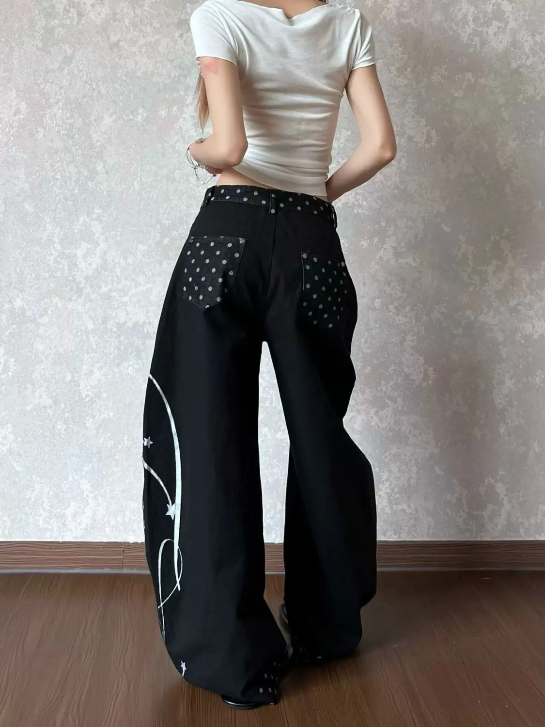 Design Sense of Men's and Women's High Streets Trendy Black Graffiti Loose Wide  Leg Curved Casual Long Denim Pants for Women