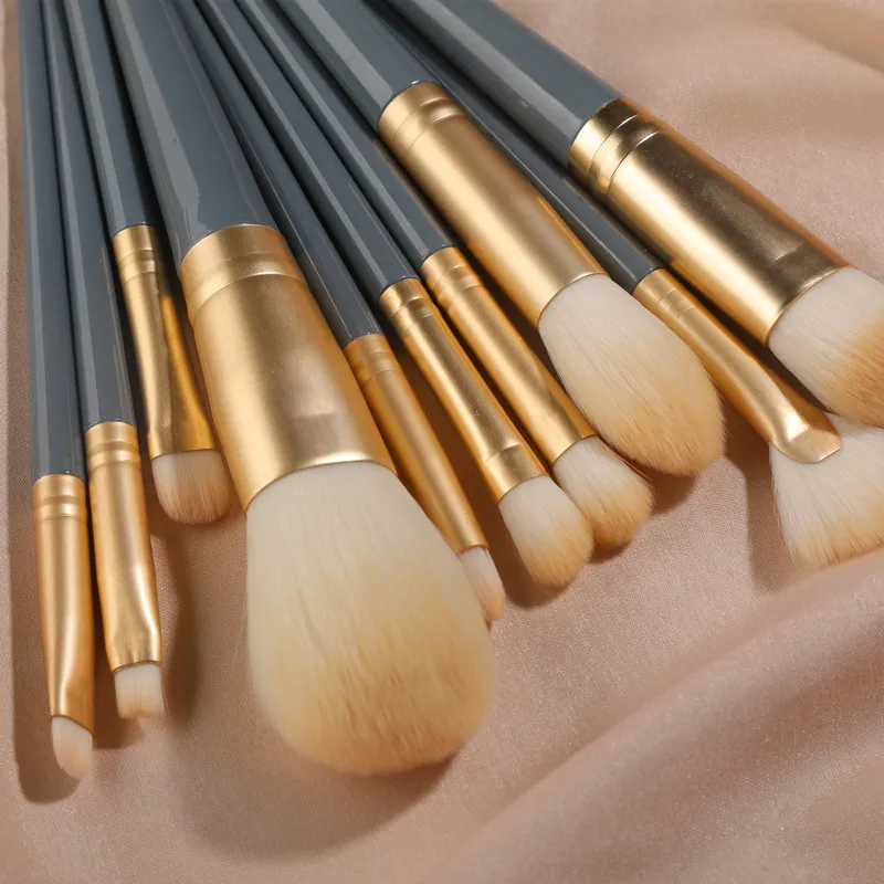 10 PCS Makeup Brushes Set Women Cheap Soft Blush FoundationBlending Concealer Eye Shadow Brush New Rare Beauty Tools Accessories