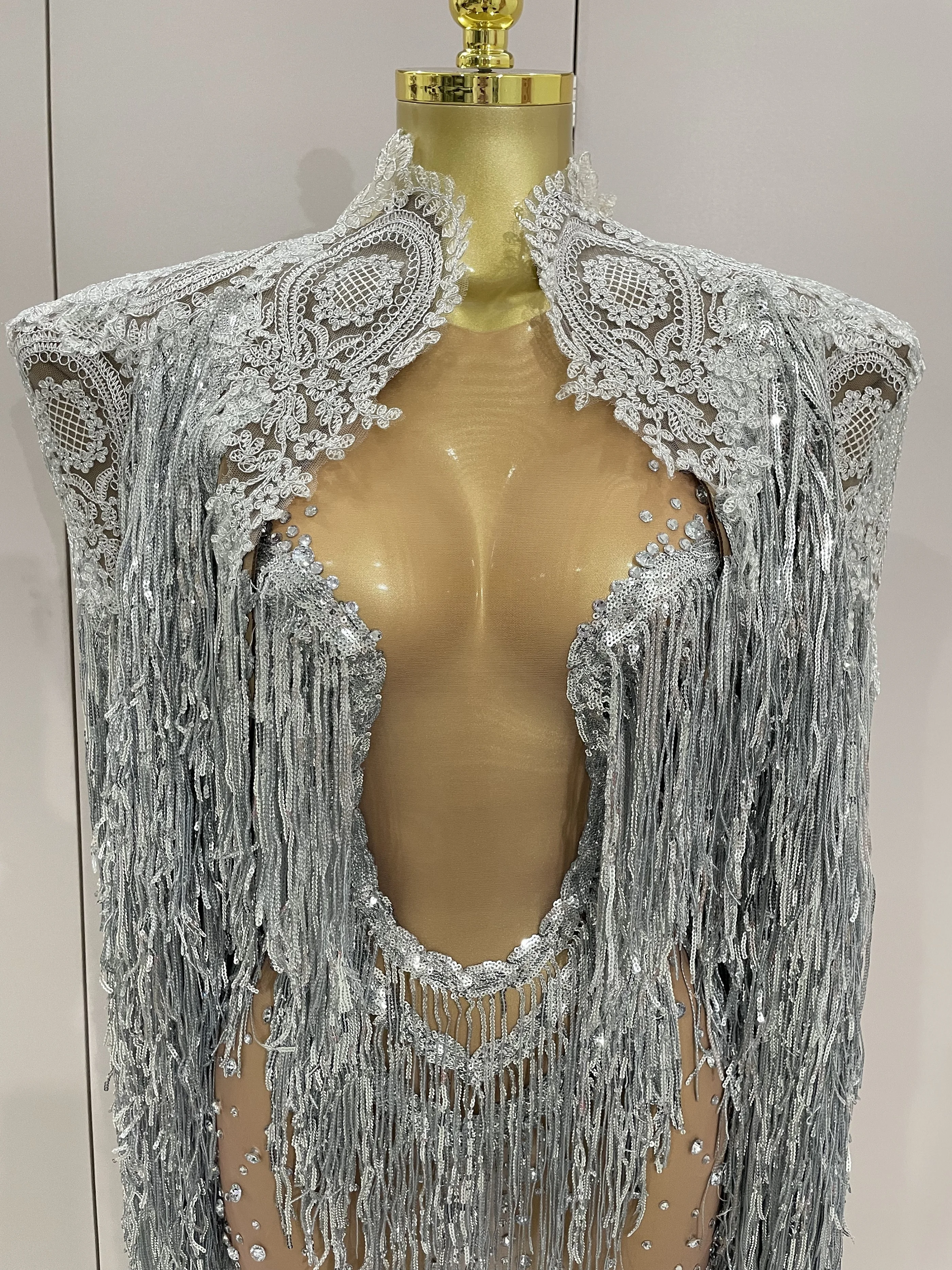 2025New وصول الفاخرة سباركلي حجر الراين الترتر شرابة معطف تنورة 2 قطعة النساء حفلة عيد ميلاد ملهى ليلي مرحلة الأداء زي