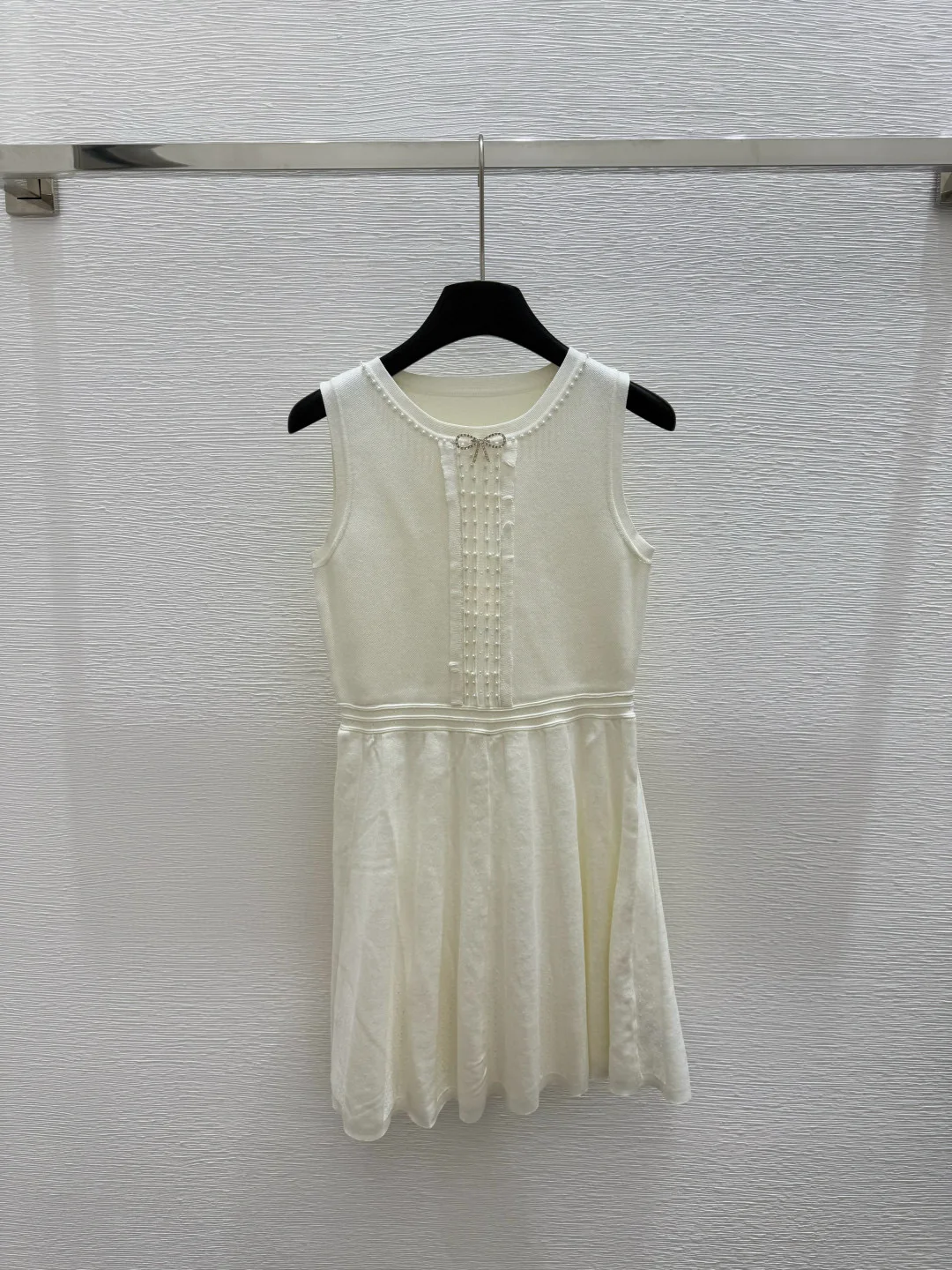 

Ladies' temperament round neck bow knit vest dress