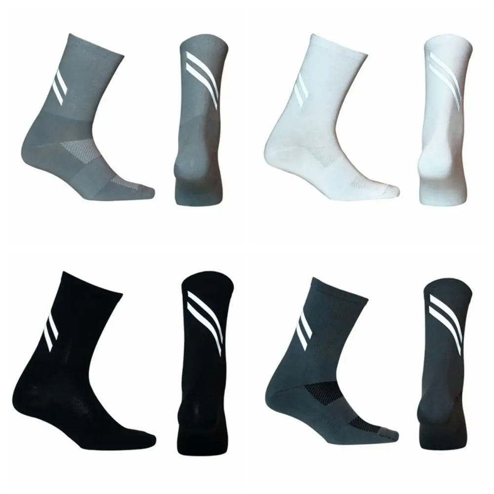 

1 Pair Reflective Reflective Cycling Socks Sweat-absorbent Breathable Reflective Sports Socks Deodorant Unisex