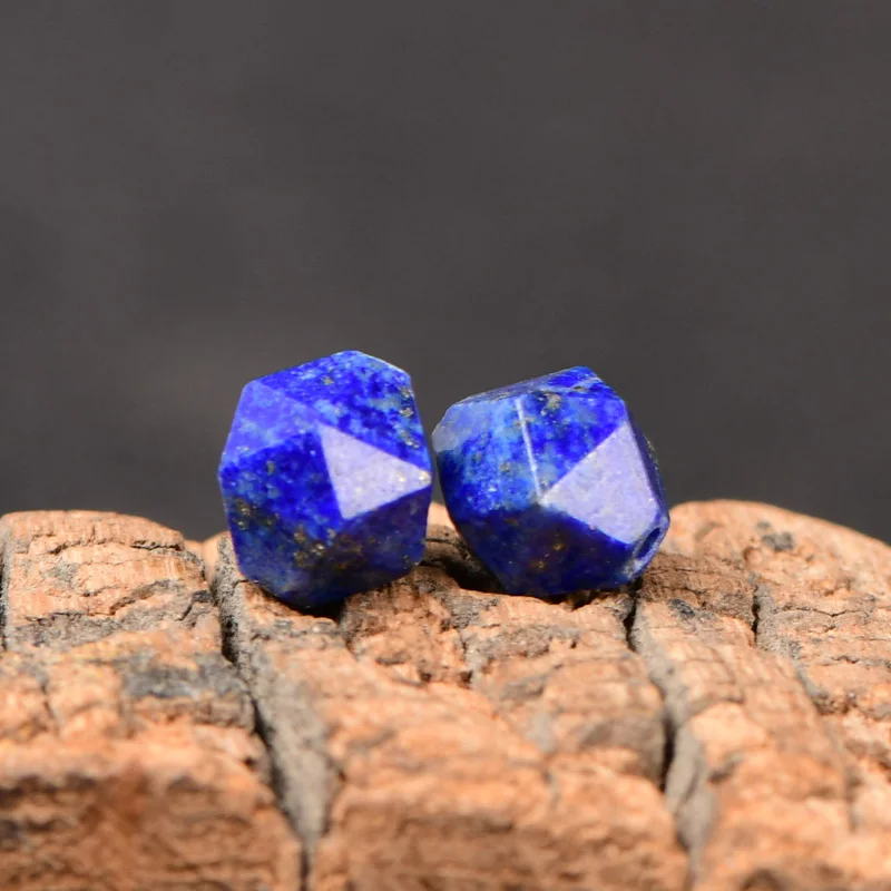 Lapis lazuli with diamond facets and scattered beads