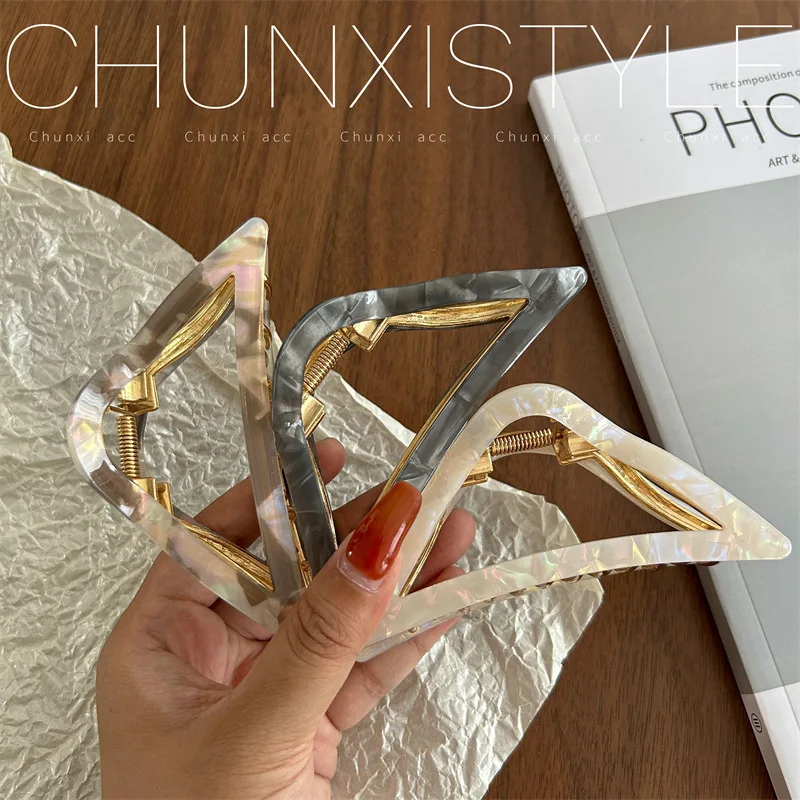 مشبك شعر مثلث للشعر السميك خلات القرش كليب 2025 الرائجة إكسسوارات الشعر قبضة قوية الظهر رئيس أوبدو التصميم #2