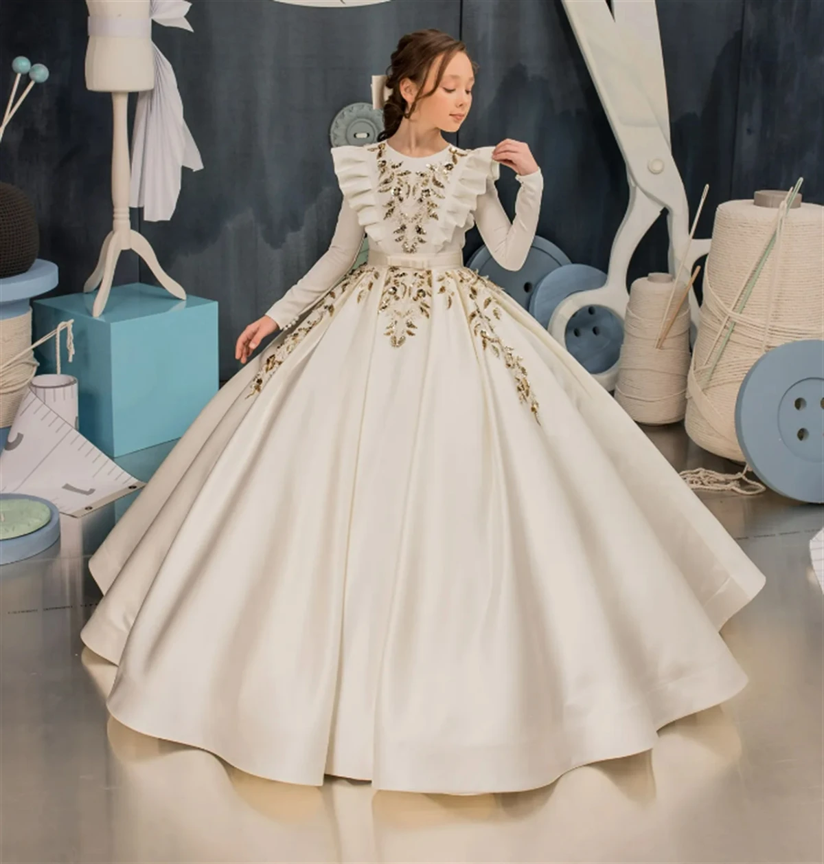 Gorgeous First Coomunion Ball Gown White Satin Golden Applique Flower Girl Dress For Wedding Long Sleeve With Bow Birthday Party