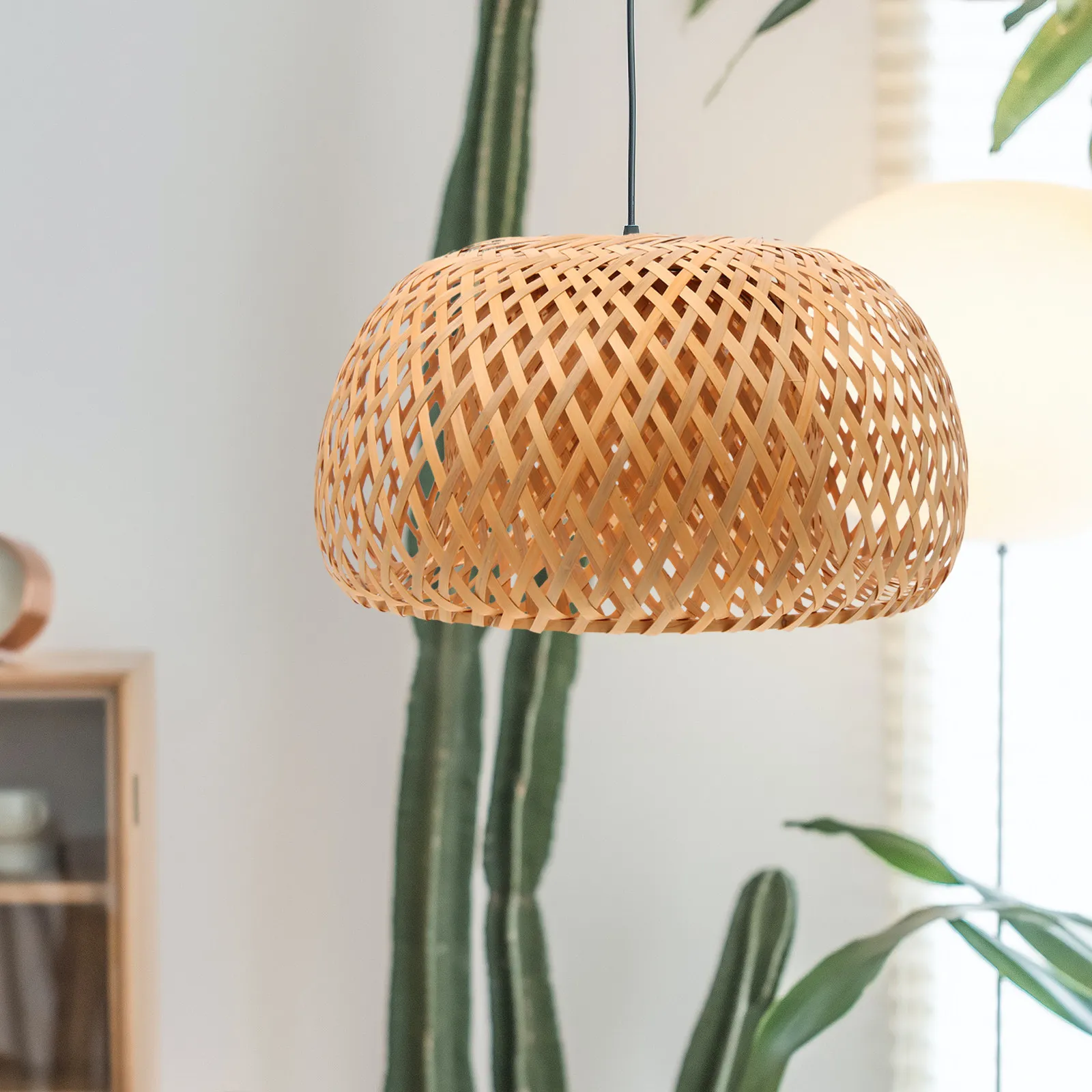 pantalla-de-lampara-de-bambu-estructura-ligera-y-sencilla-suaviza-la-luz-brillante-proteccion-para-los-ojos-para-mesa-escritorio-lampara-colgante-pantalla-de-lampara-tejida