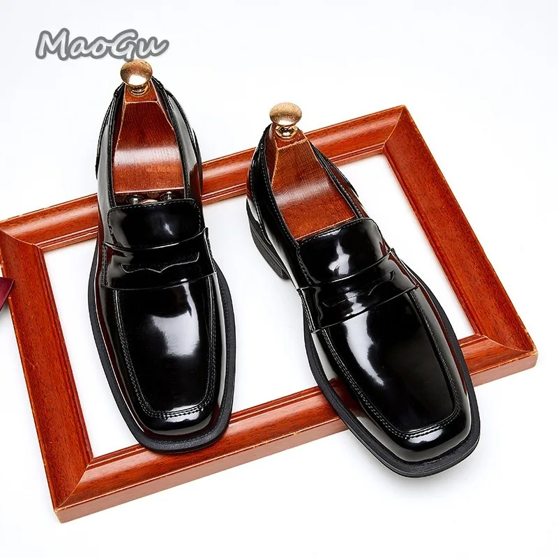 

Британская мужская деловая официальная обувь из искусственной лакированной кожи, повседневные лоферы без шнуровки с квадратным носком для мужчин, размер 39-45, Zapatos Hombre