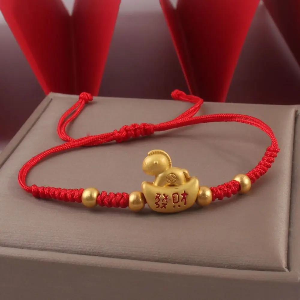 النمط الصيني الحصان العام سوار 2026 2026 الحصان العام الذهبي محظوظ المهر حبل أحمر مجوهرات اكسسوارات زودياك الحصان