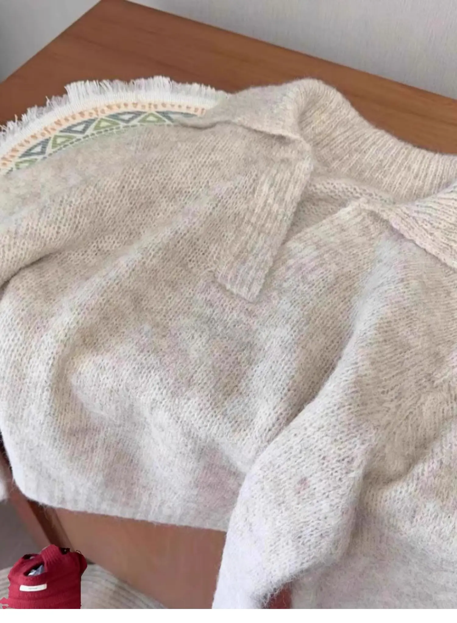 Retro miękki sweter z dzianiny damski jesienno-zimowy luźny leniwy styl ścielenie kołnierzyka top na co dzień francuski jednolity, wszechstronny