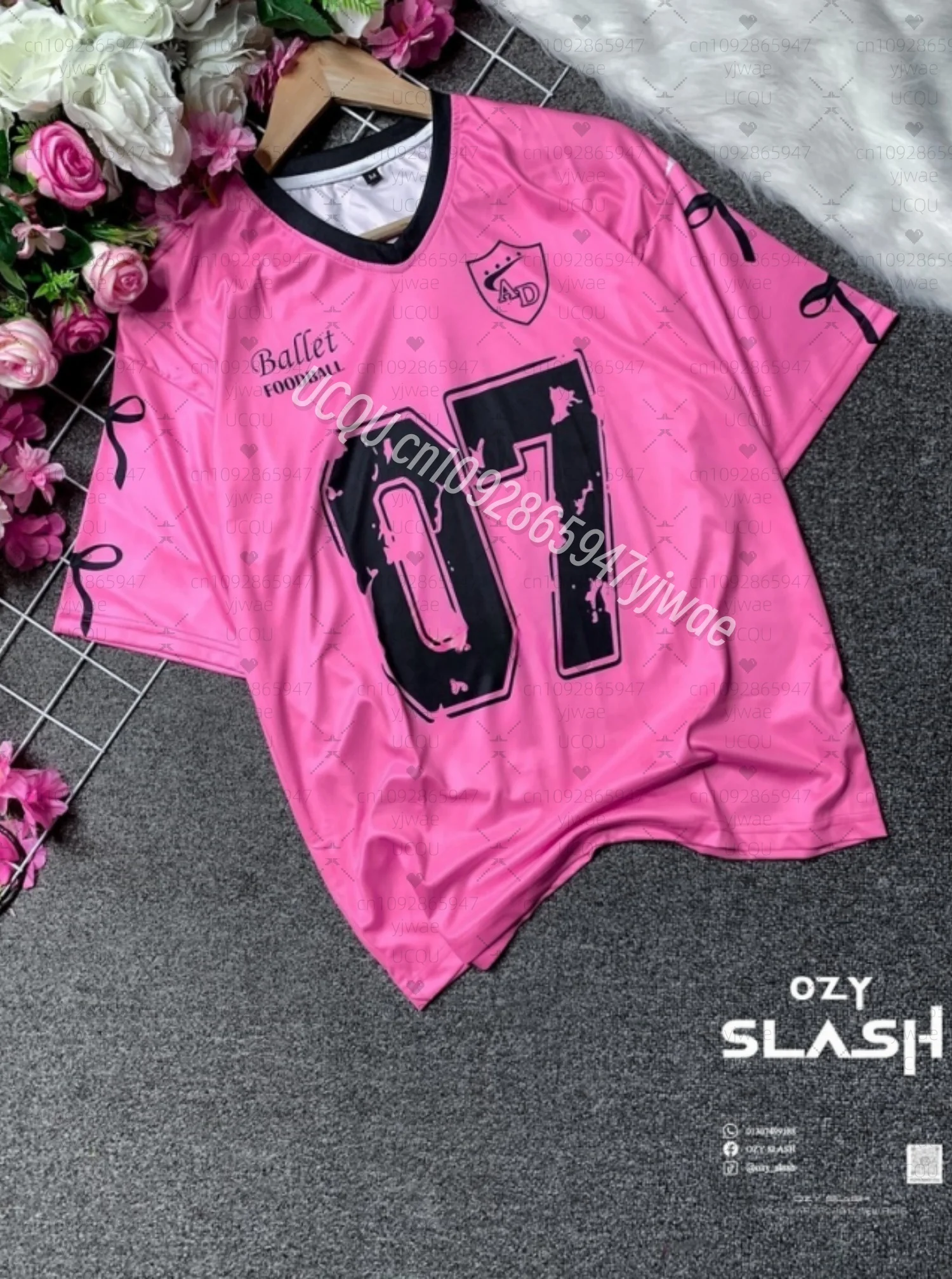 2025 Camiseta de manga corta con cuello en V y estampado número 7 para mujer, camisetas de béisbol para hombre y mujer, Camiseta deportiva de gran tamaño a rayas