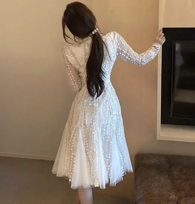 فستان نسائي مطرز بالزهور على الموضة لعام 2023 فستان نسائي برقبة دائرية أنيق عتيق منقط شبكي مرقع من الدانتيل بطول الركبة فساتين #4