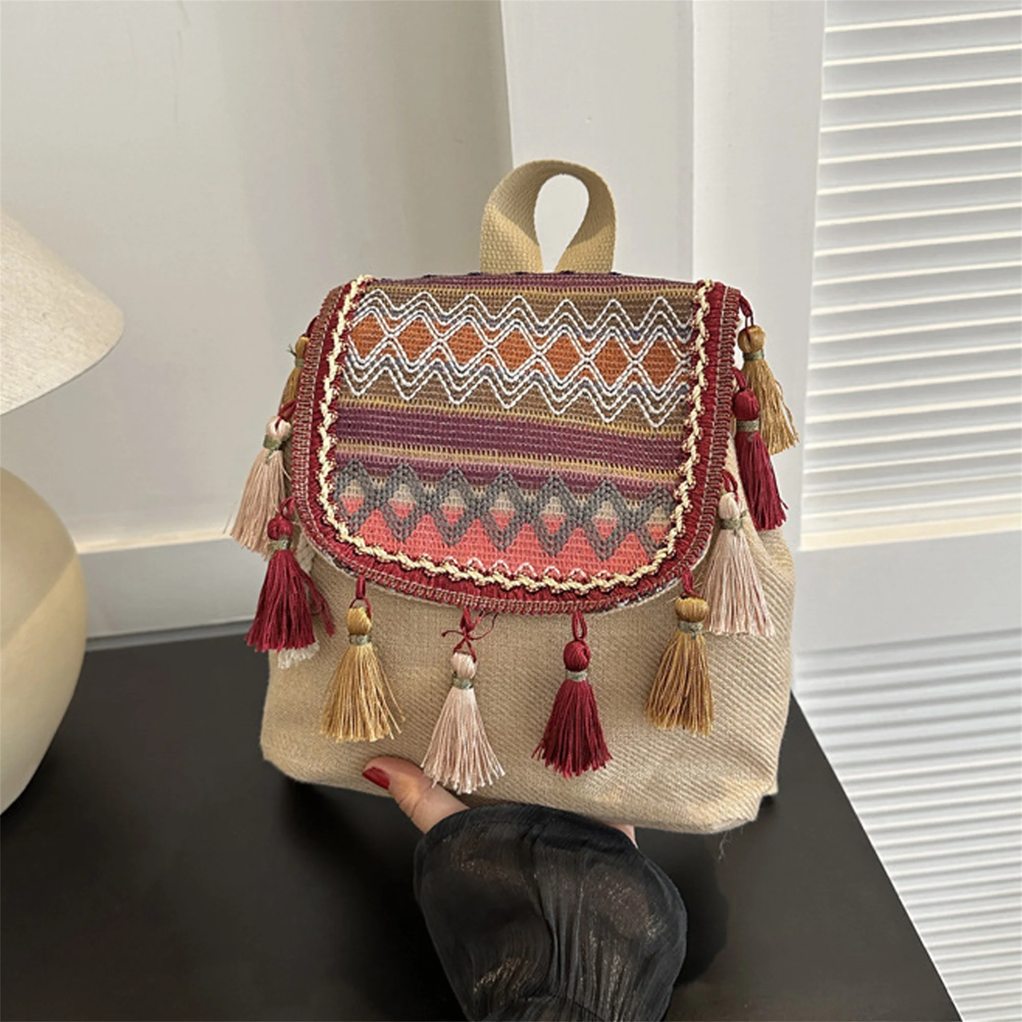 スタイリッシュなエスニック刺繍タッセルバックパック十代の女の子のための中学生バッグ女性のためのファッショナブルな旅行デイパック