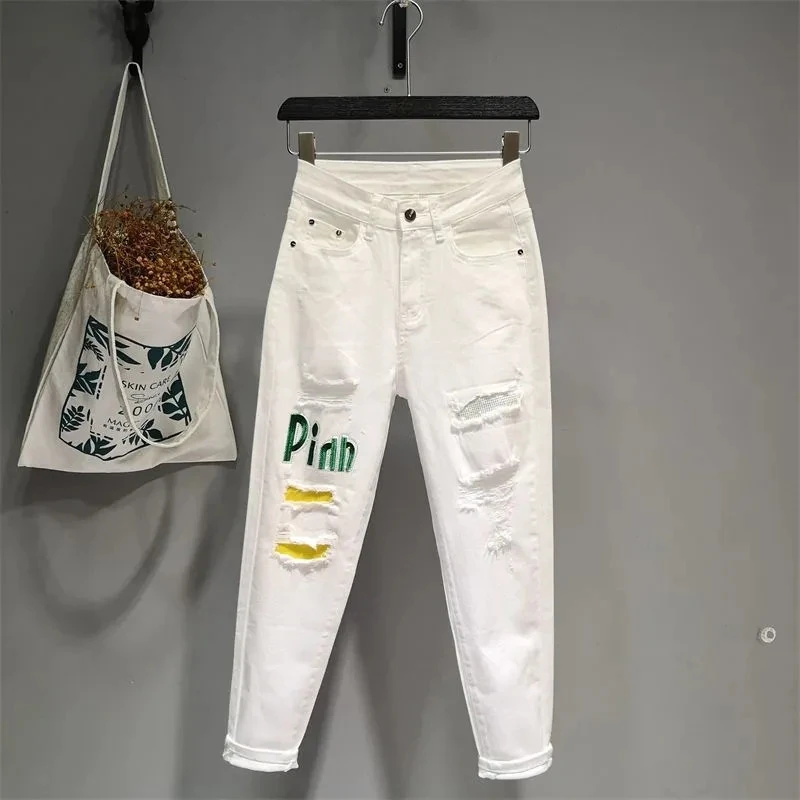 Weiße Jeans neue Damen stickerei Wild jeans Frühling Sommer Mode Loch Damen Jeans hose lässige knöchel lange Jeans hose v844