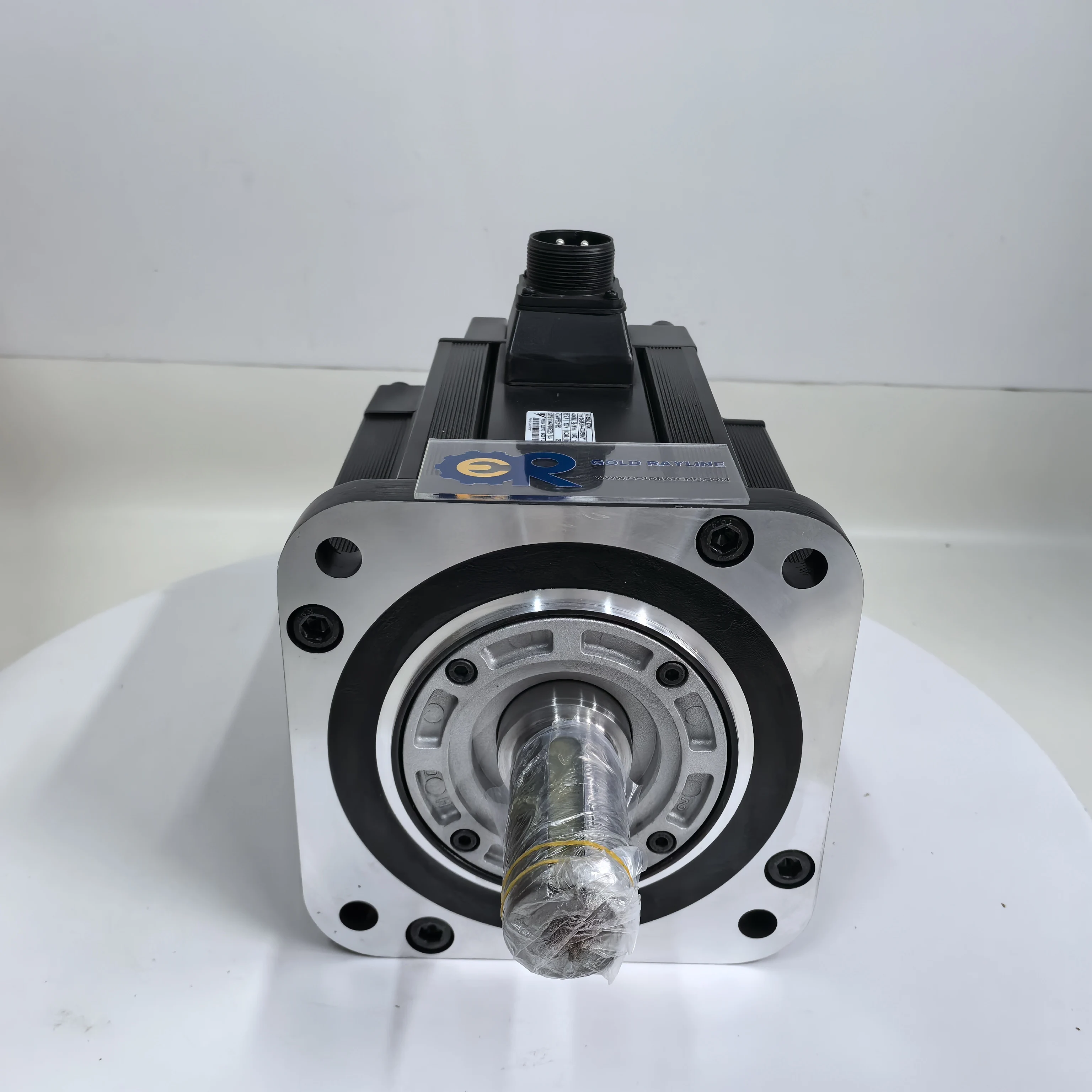 محرك سيرفو Yaskawa SGMGH-44DCA6H-OY جديد في المخزون شحن سريع