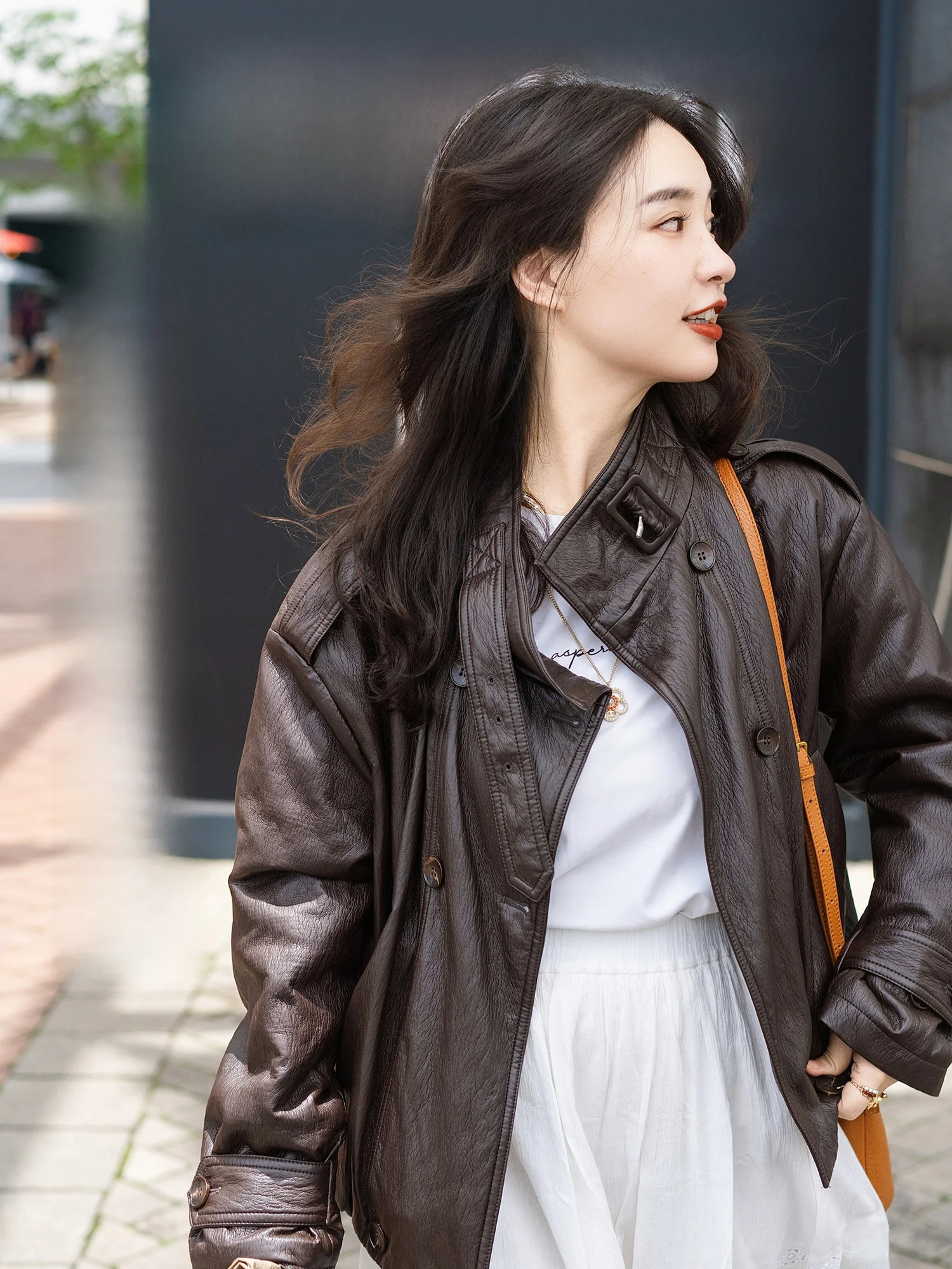 

Apipedream Casual Style Loose Fit Stand Collar PU Leather Jacket Versatile Outerwear Eco-friendly Fashion for Young Women