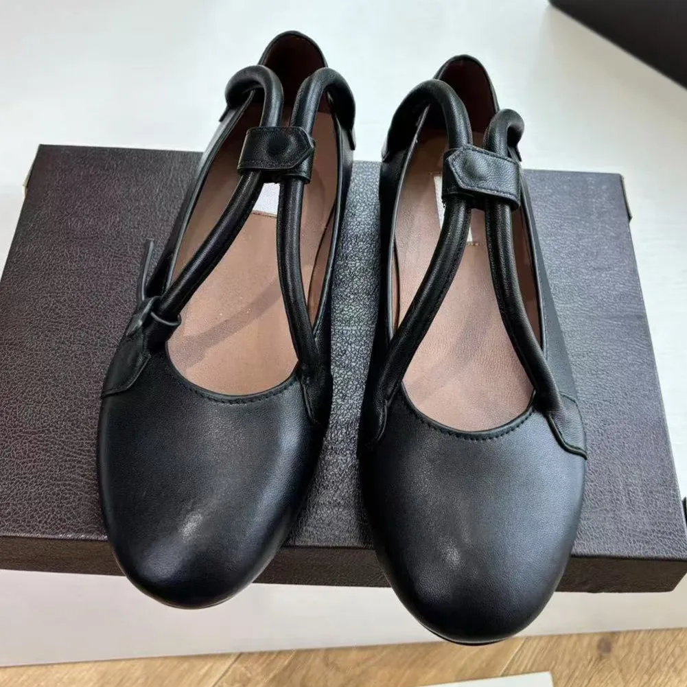 

Mary Jane Leather Shoes Shallow Mouth 2025 New Autumn Commuter Versatile Strap Single Shoes Flat Flat Women's Shoes