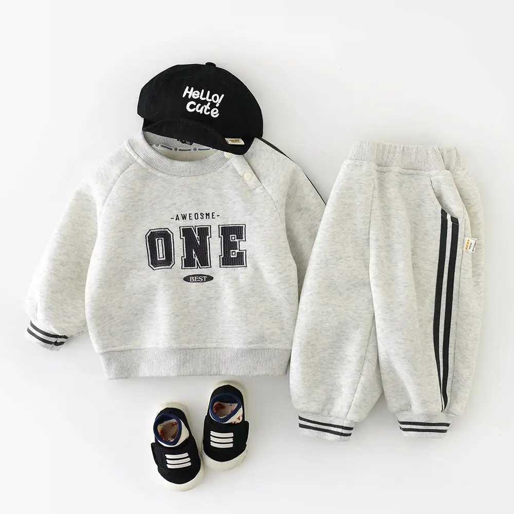 

2025 Winter New Baby Fleece Warm Clothes Set Boys Girls Letter Sweatshirt + Pants 2pcs Suit Plus Velvet Thick Infant Casual Set