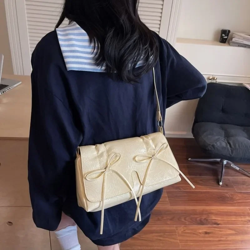 

Classic Designer Paris Fashion Large Capacity Women Diaper Bag Elegant Leather Minimalist Leisure Business Clutch Style