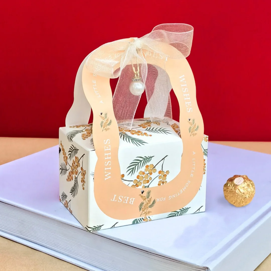 uxury Floral Candy Box with Handle Wedding Gift Packaging Box Small Chocolate Organizer Party Souvenir Bag Best Wishes