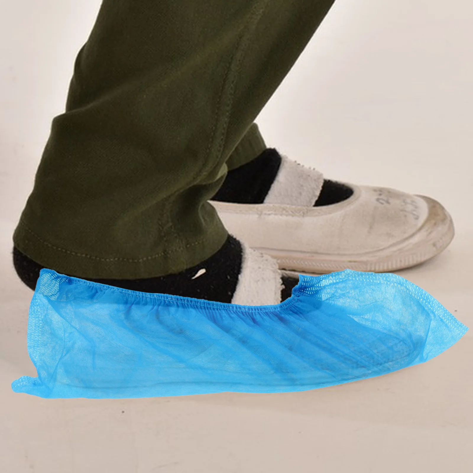

100 Pcs Thickened Shoe Cover Feet Protectors Disposable Foot Covers for Shoes in Home Non-woven Fabric Indoor