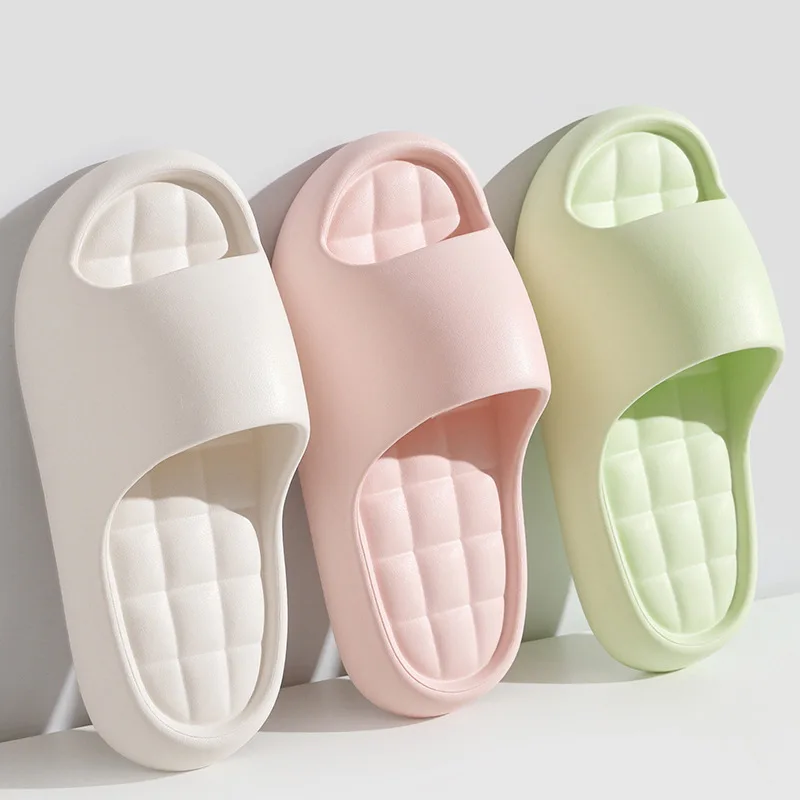 

Модные женские тапочки, летние легкие домашние тапочки из ЭВА на плоской подошве для ванной комнаты, удобные массажные парные домашние шлепанцы, обувь для душа