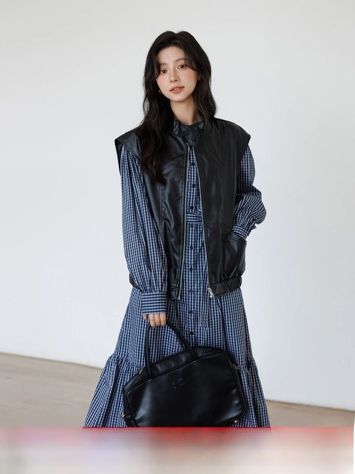 

Женский жилет из искусственной кожи с воротником-стойкой, новинка 2025 года, в стиле ретро, байкерский, повседневный, на молнии, для многослойных образов